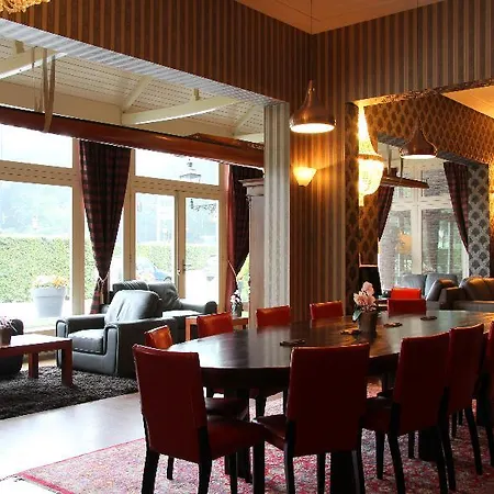 Bastion Het Loo Hotel 4*