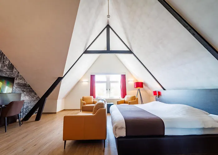 Hotel Bastion Het Loo 4*