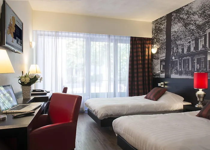 فندق Bastion Het Loo 4*