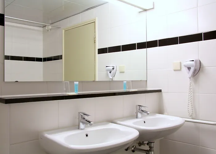 فندق Bastion Het Loo 4*