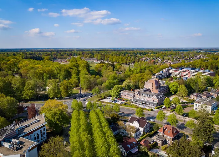 فندق Bastion Het Loo 4*