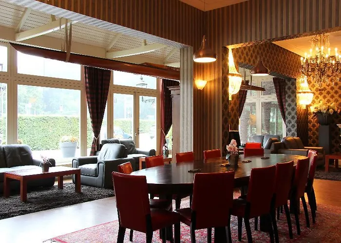 Bastion Het Loo Hotel 4*