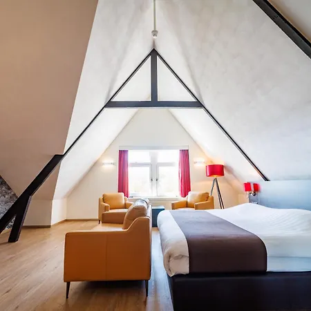 מלון Bastion Het Loo 4*