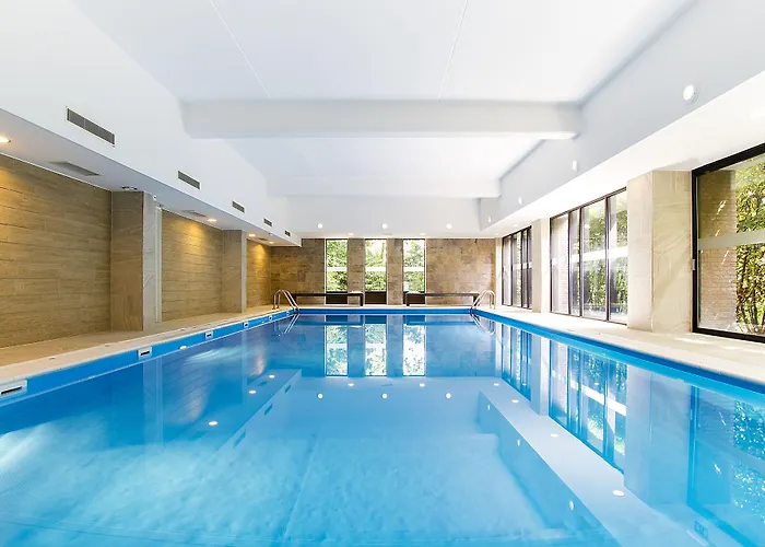 מלון Bastion Het Loo 4*