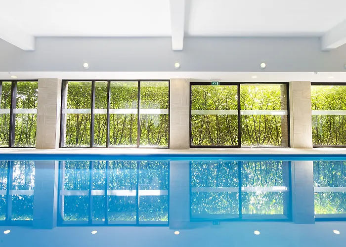 מלון Bastion Het Loo 4*