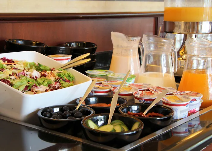 מלון Bastion Het Loo 4*